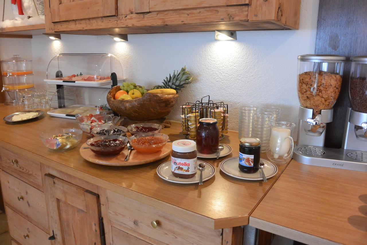 Hotel Baergsunnu Saas-Grund Buitenkant foto