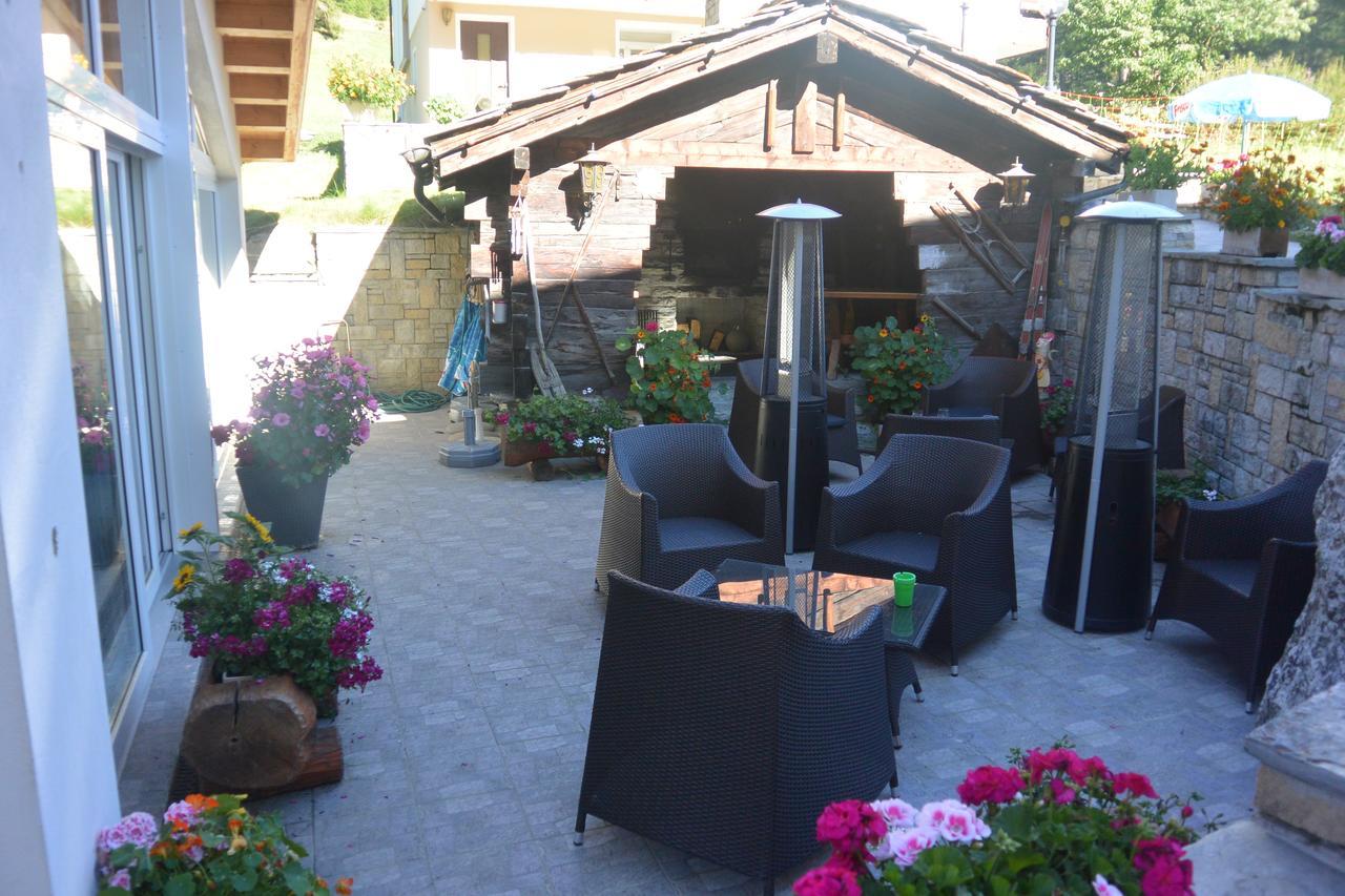 Hotel Baergsunnu Saas-Grund Buitenkant foto