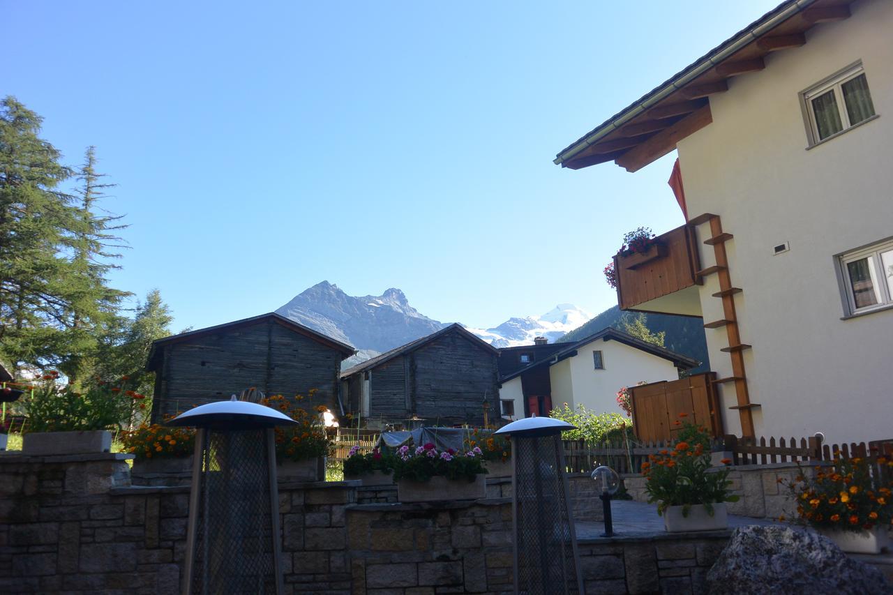 Hotel Baergsunnu Saas-Grund Buitenkant foto