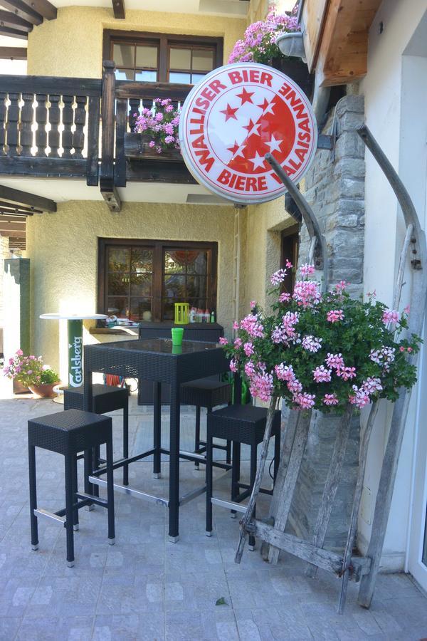 Hotel Baergsunnu Saas-Grund Buitenkant foto