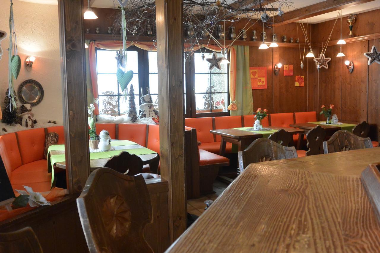 Hotel Baergsunnu Saas-Grund Buitenkant foto