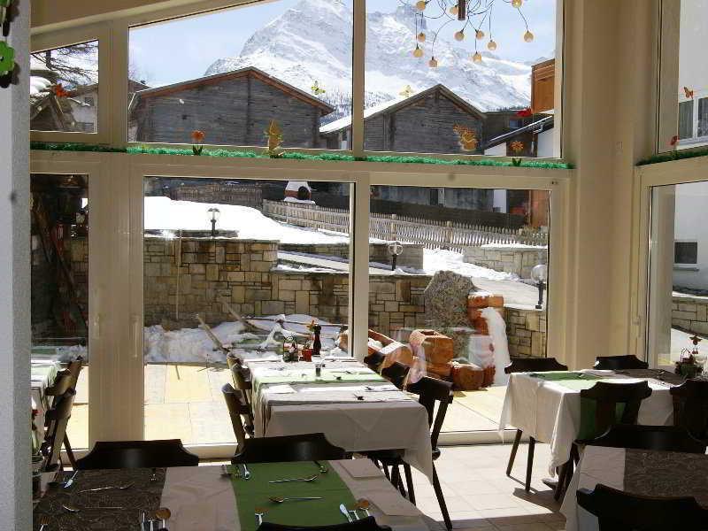 Hotel Baergsunnu Saas-Grund Buitenkant foto